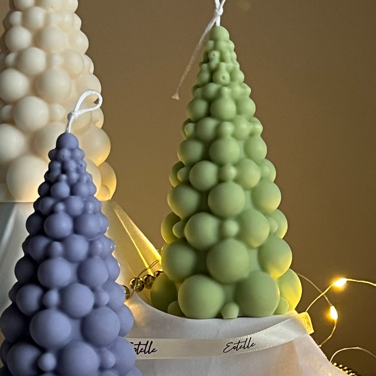 Bougie sapin de Noël en bulles : Décoration festive en cire de soja coulée à la main