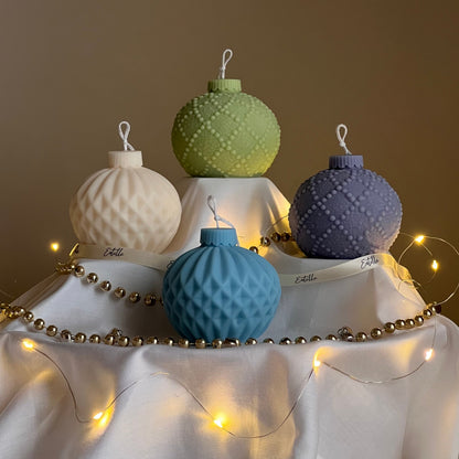Bougie de soja artisanale en forme de boule de Noël : Décoration festive