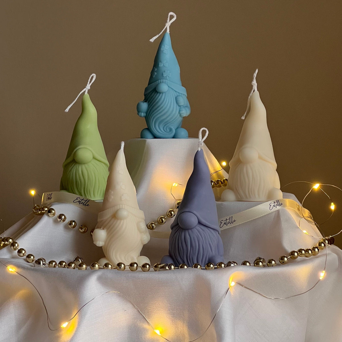 Bougie de Noël en forme de gnome faite à la main : Décoration festive des Fêtes