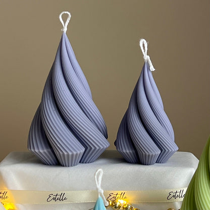 Bougie de Noël sapin torsadé : Décoration artisanale en cire de soja