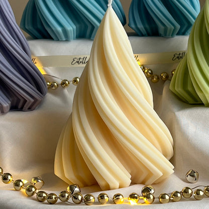 Bougie sapin de Noël nervurée en spirale | Décoration faite à la main en cire de soja