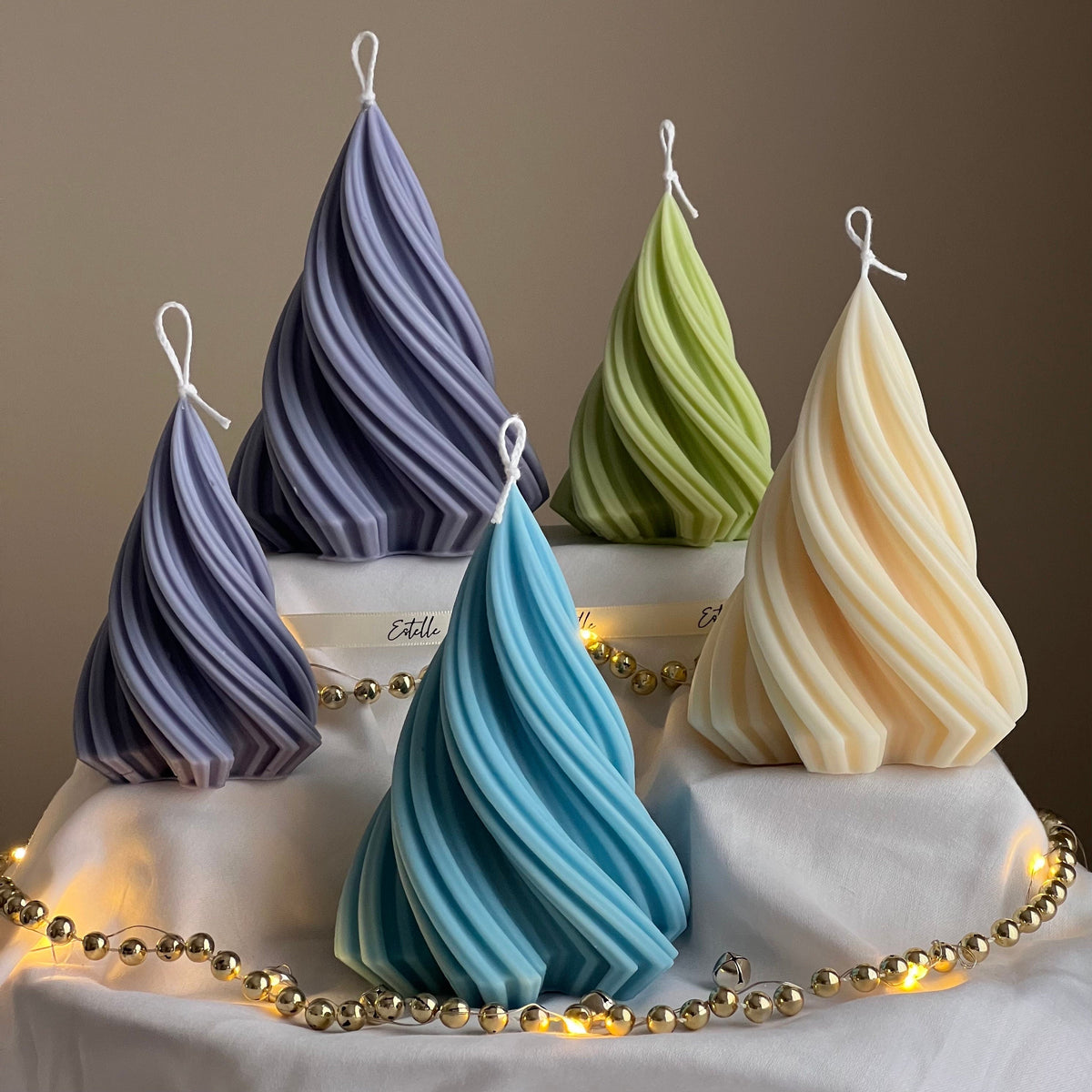 Bougie sapin de Noël nervurée en spirale | Décoration faite à la main en cire de soja