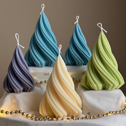 Bougie sapin de Noël nervurée en spirale | Décoration faite à la main en cire de soja