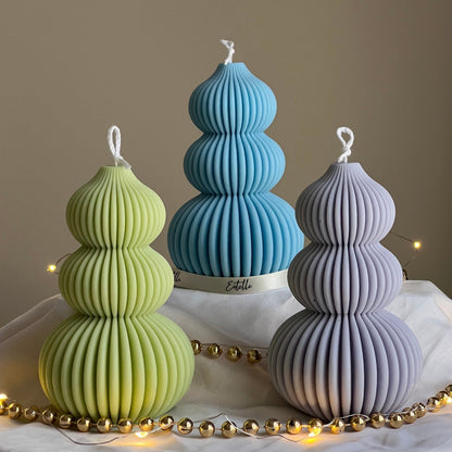 Bougie Arbre de Noël Nervurée Ondulée : Décoration en Cire de Soja Coulée à la Main
