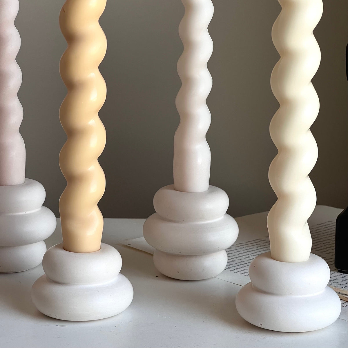 Bougeoir Donut en Jesmonite : Décoration de mariage minimaliste