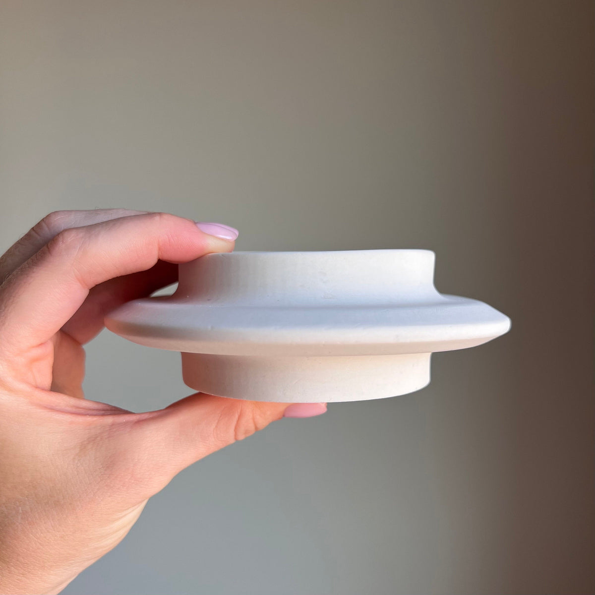 Bougeoir Pilier Rond en Jesmonite Fait Main : Décoration de Mariage Minimaliste