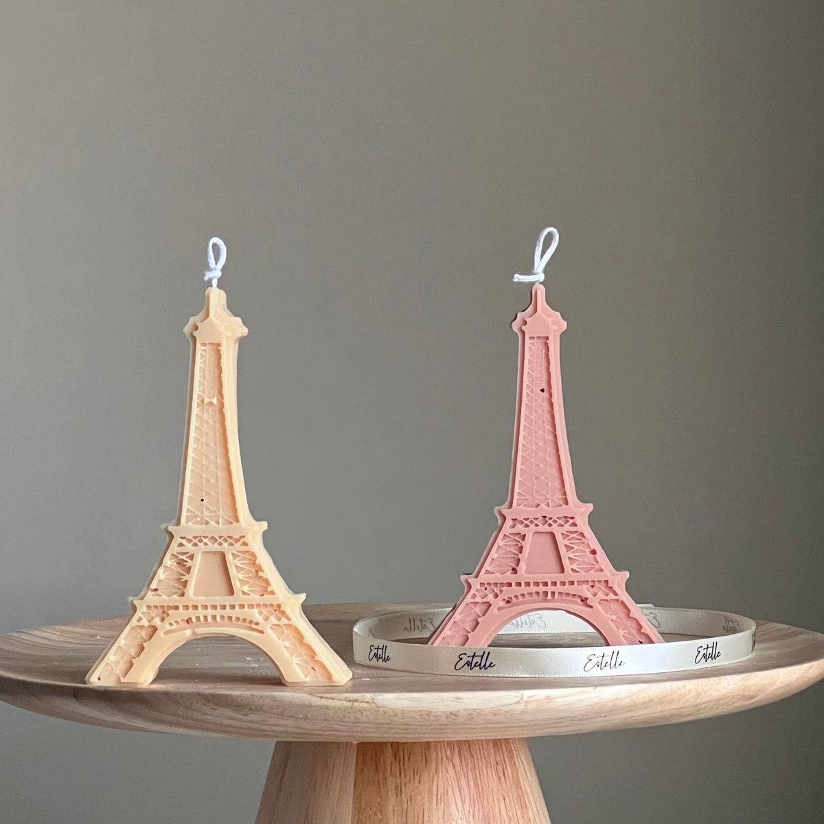 Bougie Tour Eiffel en cire de soja : Bougie pilier décorative faite à la main
