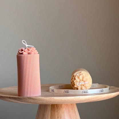 Bougie Pilier en Cire de Soja Fleur Sculpturale : Décoration d'Intérieur Minimaliste