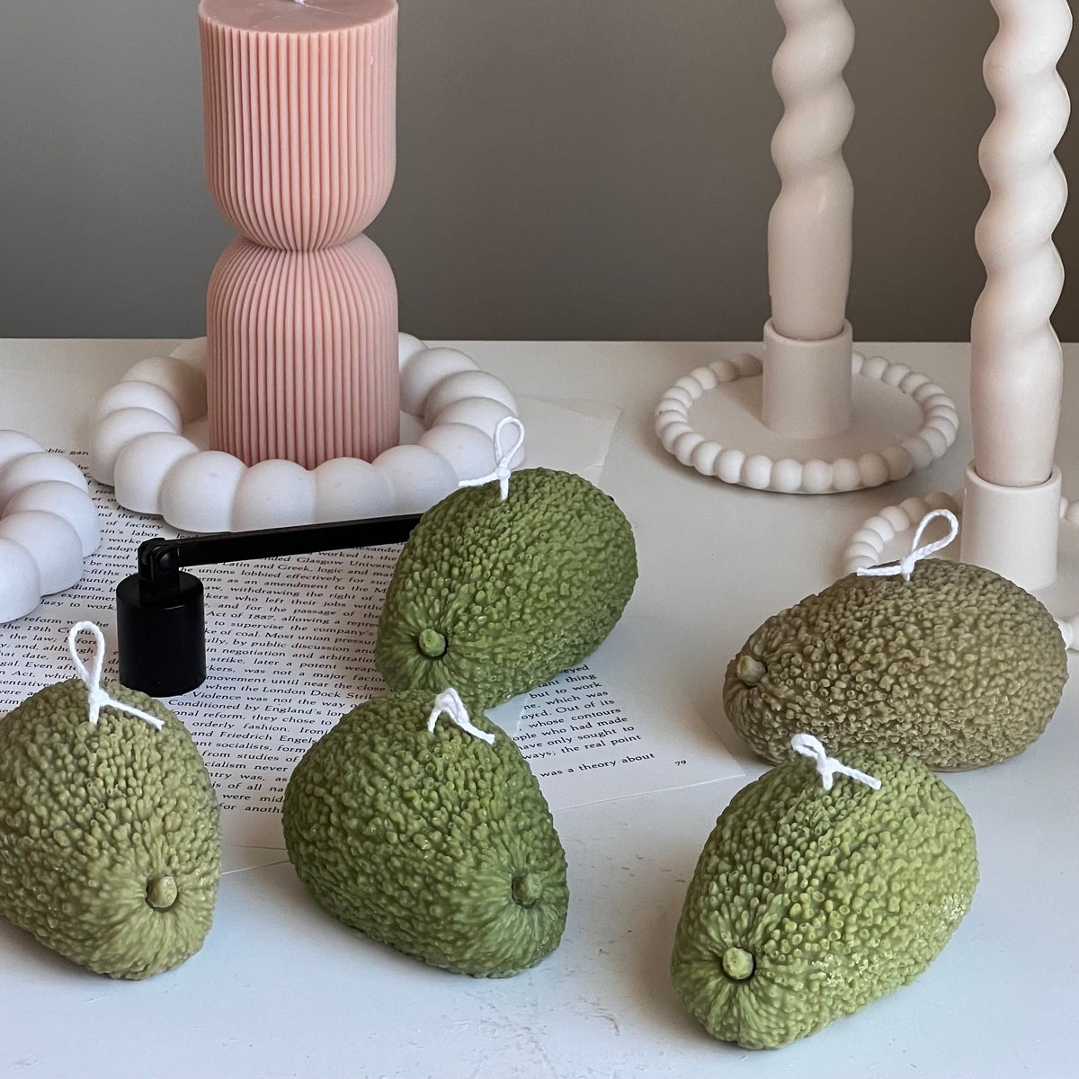 Bougie en forme d'avocat : Bougie végétalienne en cire de soja parfumée