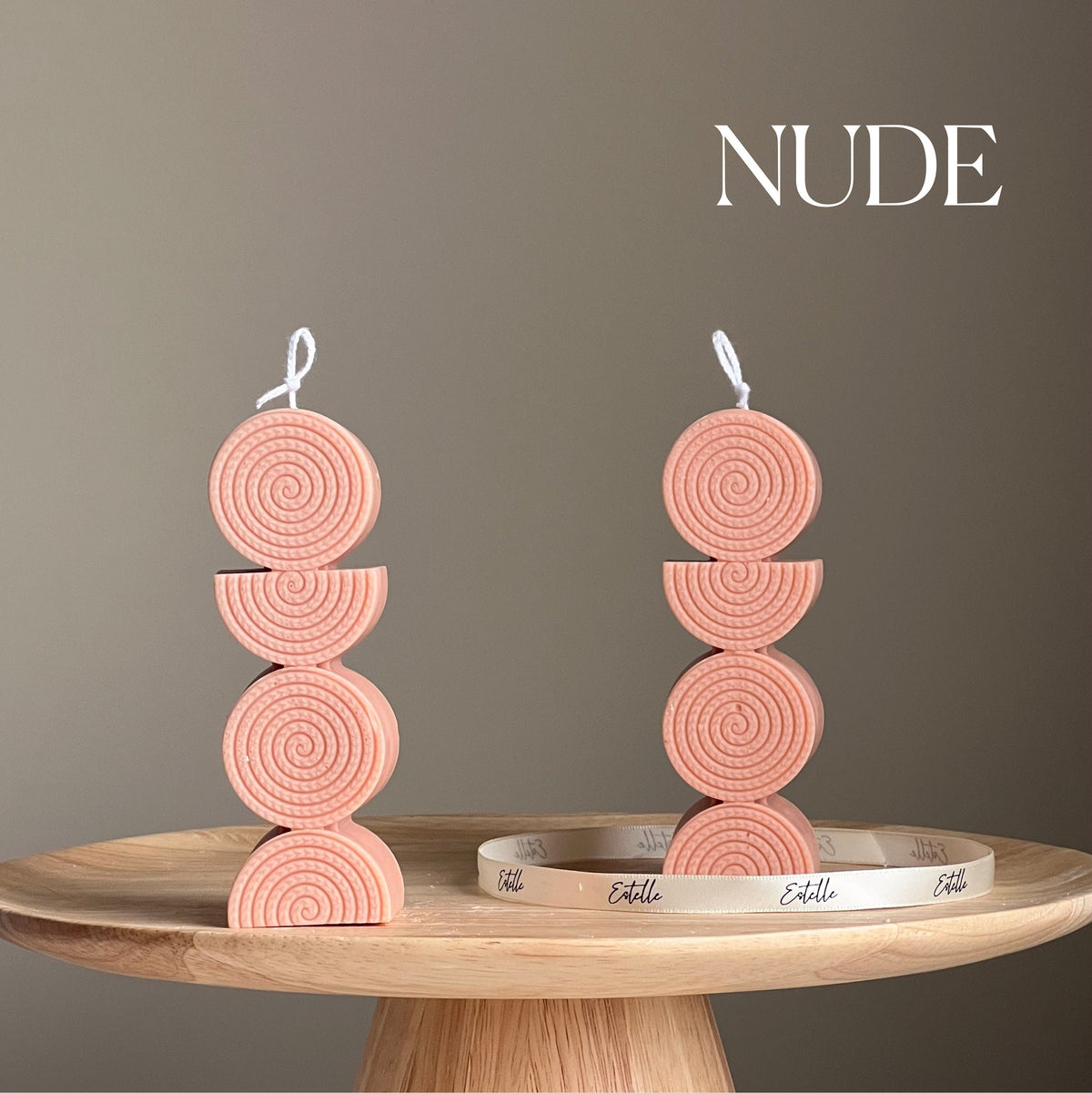 Bougie pilier sculpturale en soja : Décoration d'intérieur minimaliste