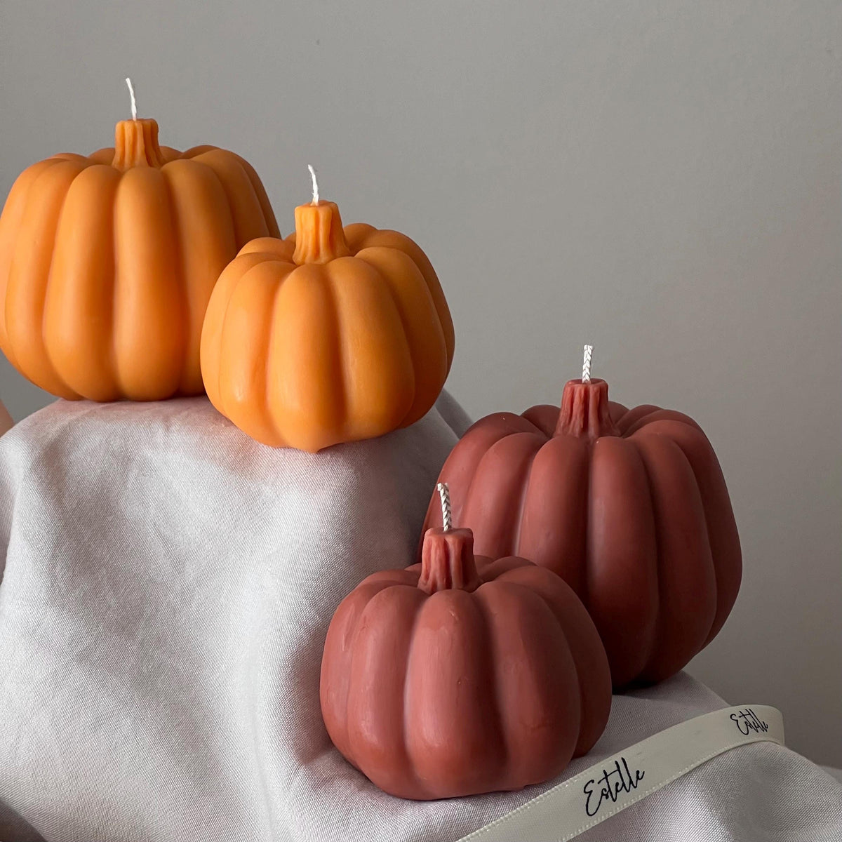 Ensemble de bougies en cire de soja faites à la main en forme de citrouille : Décoration d'automne