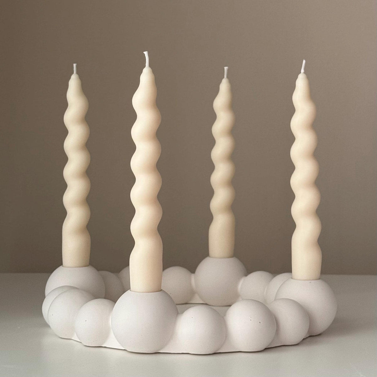 Bougeoir Bubbles : Bougie effilée en jesmonite, Décoration de table de mariage