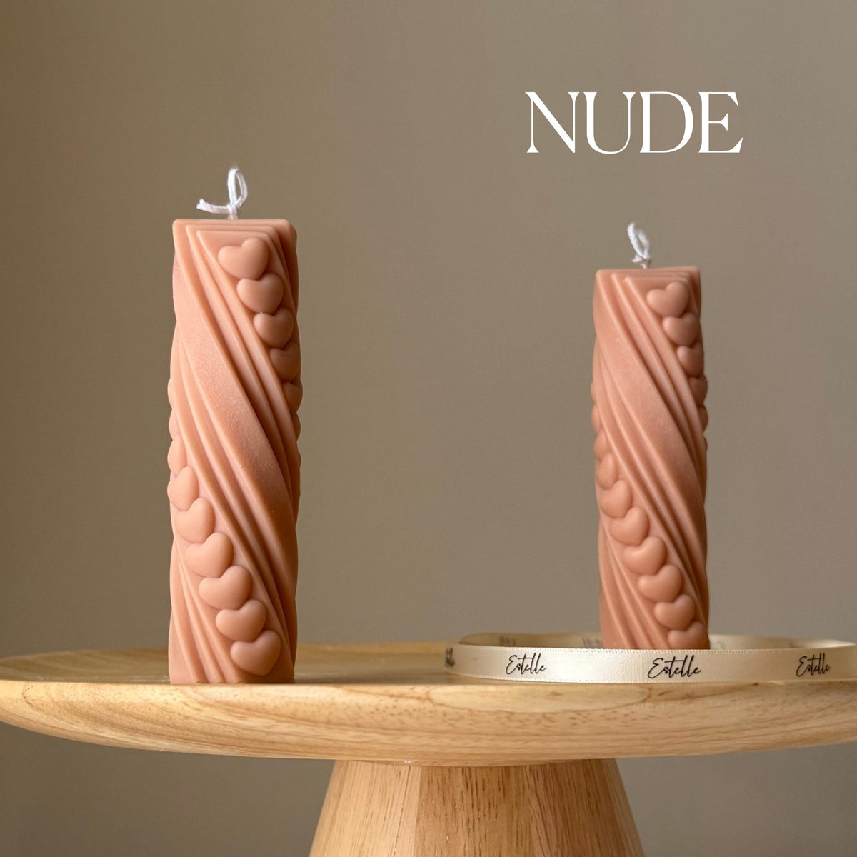 Bougie Pilier en Cire de Soja Cœurs Miniatures : Décor Sculptural Fait Main