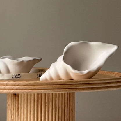 Plateau à bibelots coquillage en Jesmonite : vide-poche scandinave, décoration de bureau