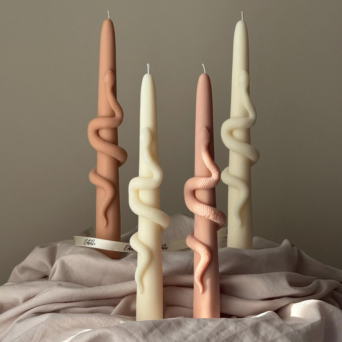 Bougie pilier cylindrique en cire de soja serpent effilée : Bougie décorative en forme de colonne