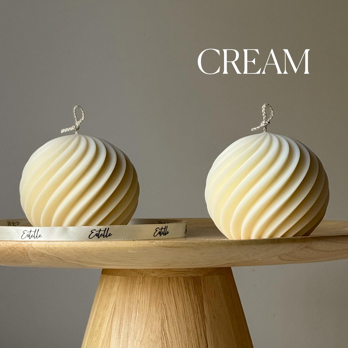 Bougie boule côtelée | Décoration artisanale tendance