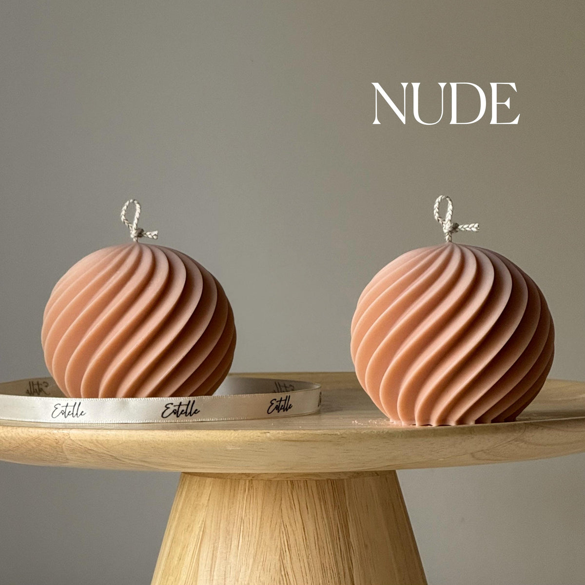 Bougie boule côtelée | Décoration artisanale tendance