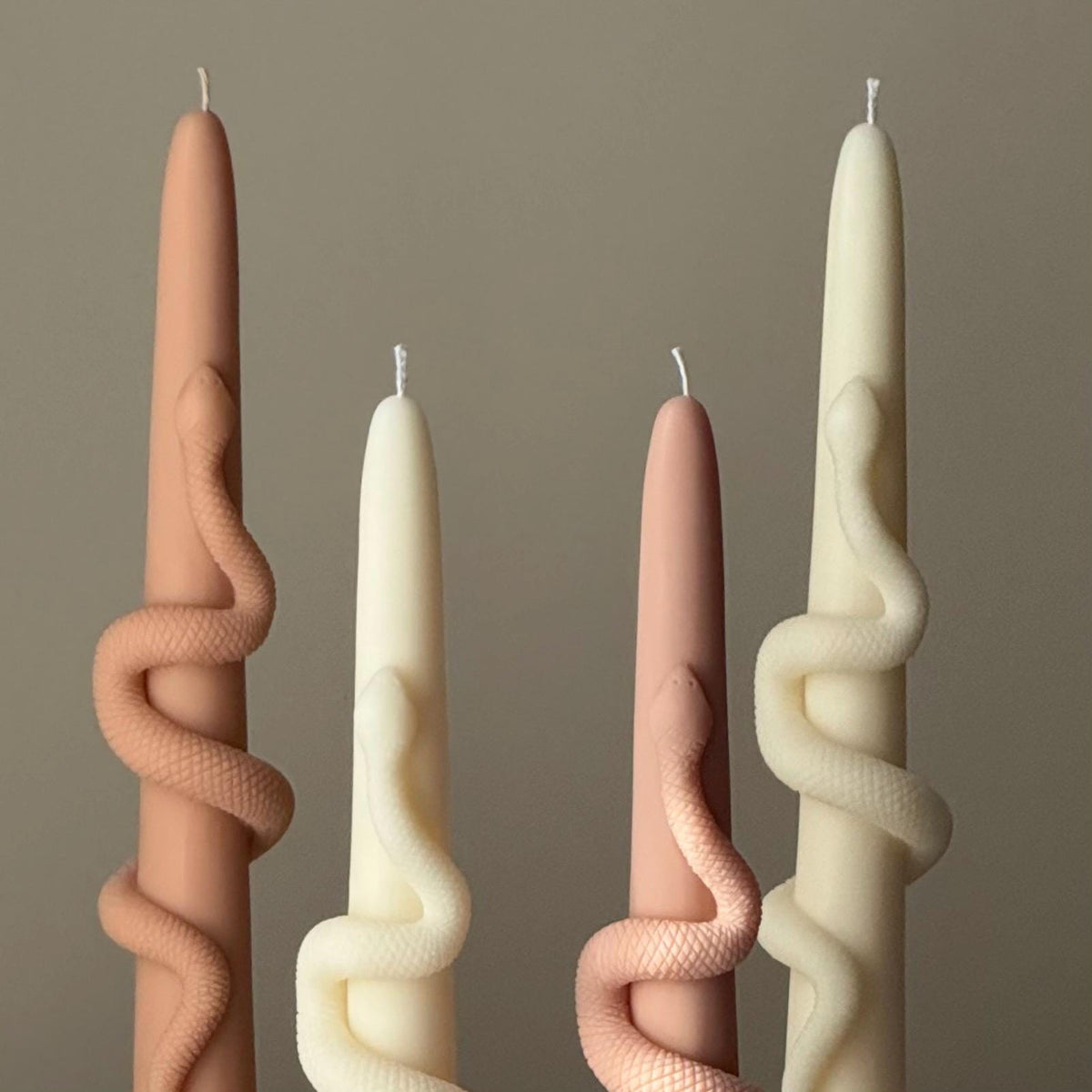 Bougie pilier cylindrique en cire de soja serpent effilée : Bougie décorative en forme de colonne