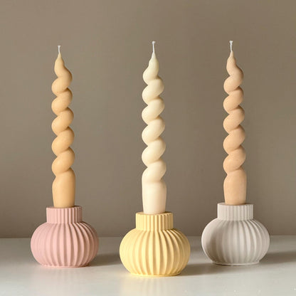Bougeoir cannelé en jesmonite : Décoration de table minimaliste