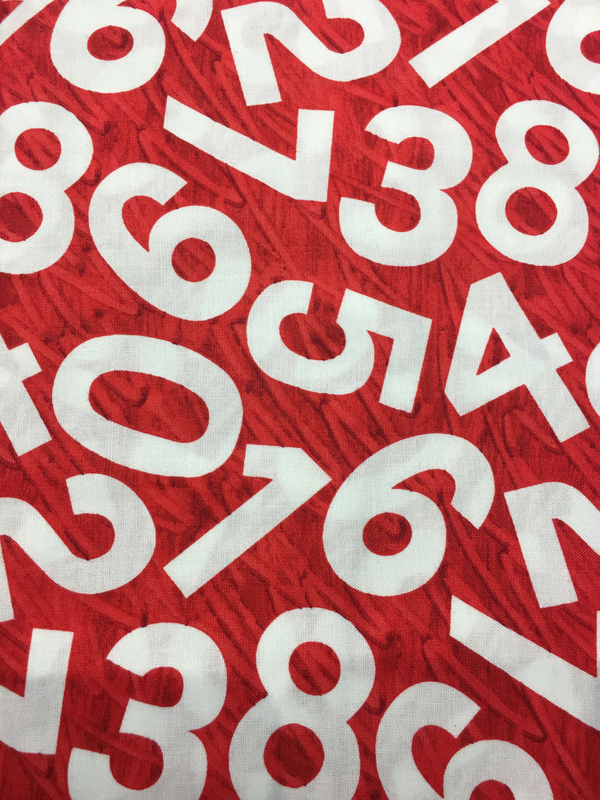 La Chenille qui fait des trous - ABC - CHIFFRES ROUGES