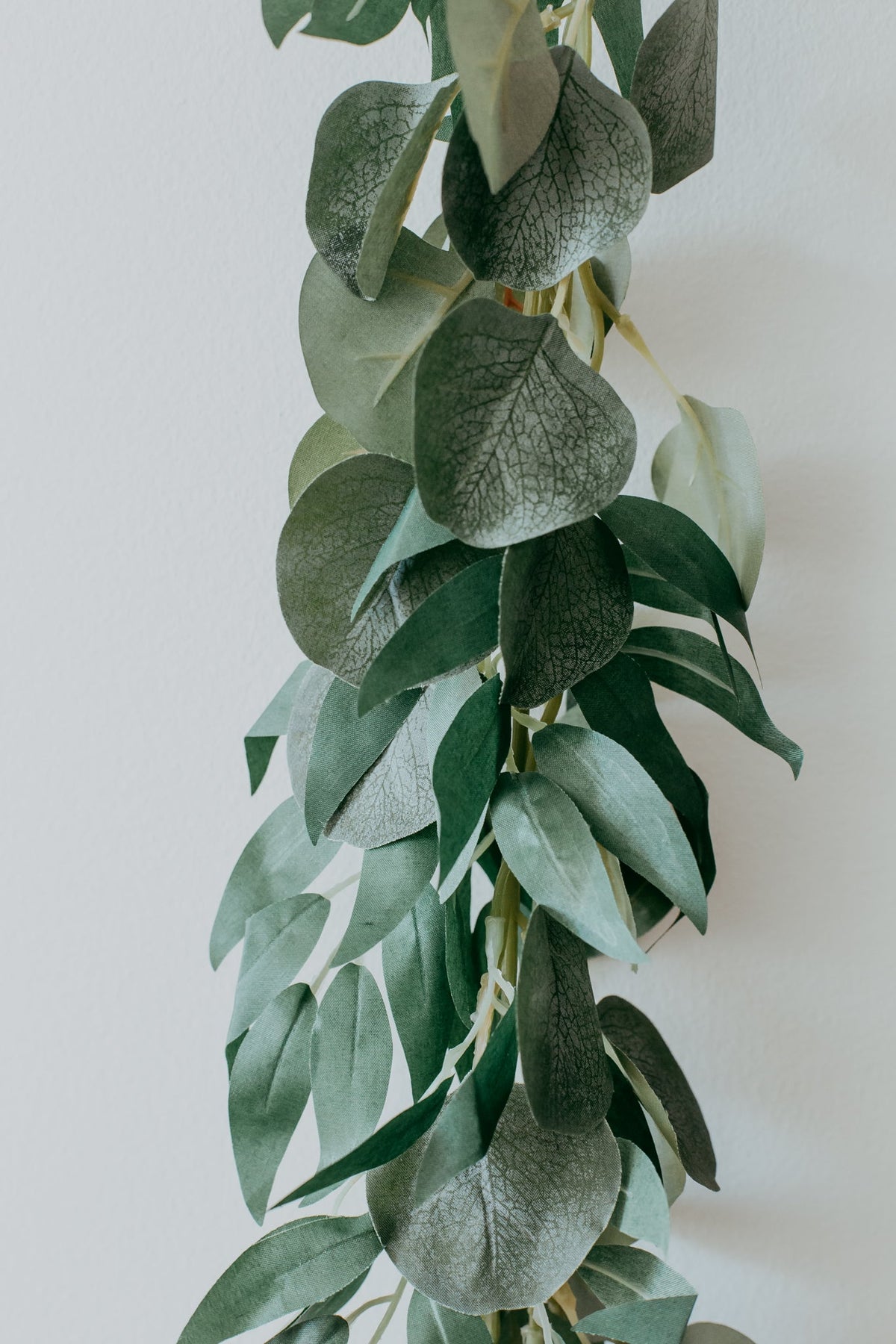 Guirlande d'eucalyptus et de saule vert profond (artificielle)