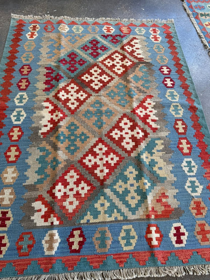 Persian Shiraz Kilim Rug | 5' 3" x 6' 9"