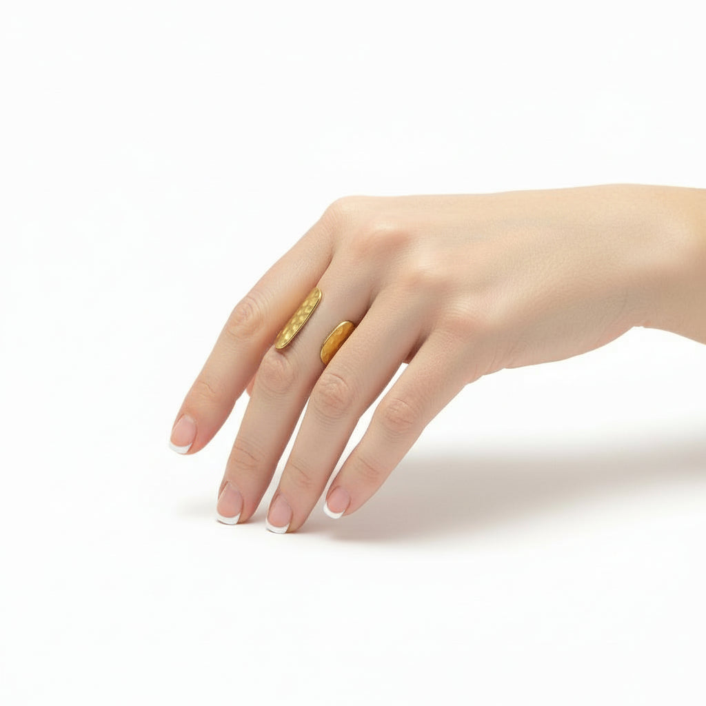 Bague menottes martelée – Acier inoxydable doré