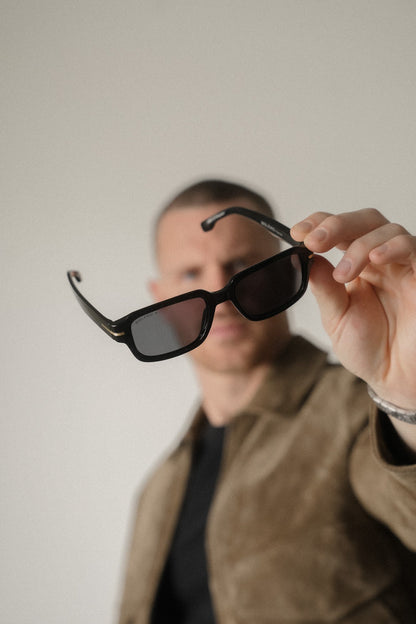 Boléro Rhea — Retro Rectangle Sunglasses