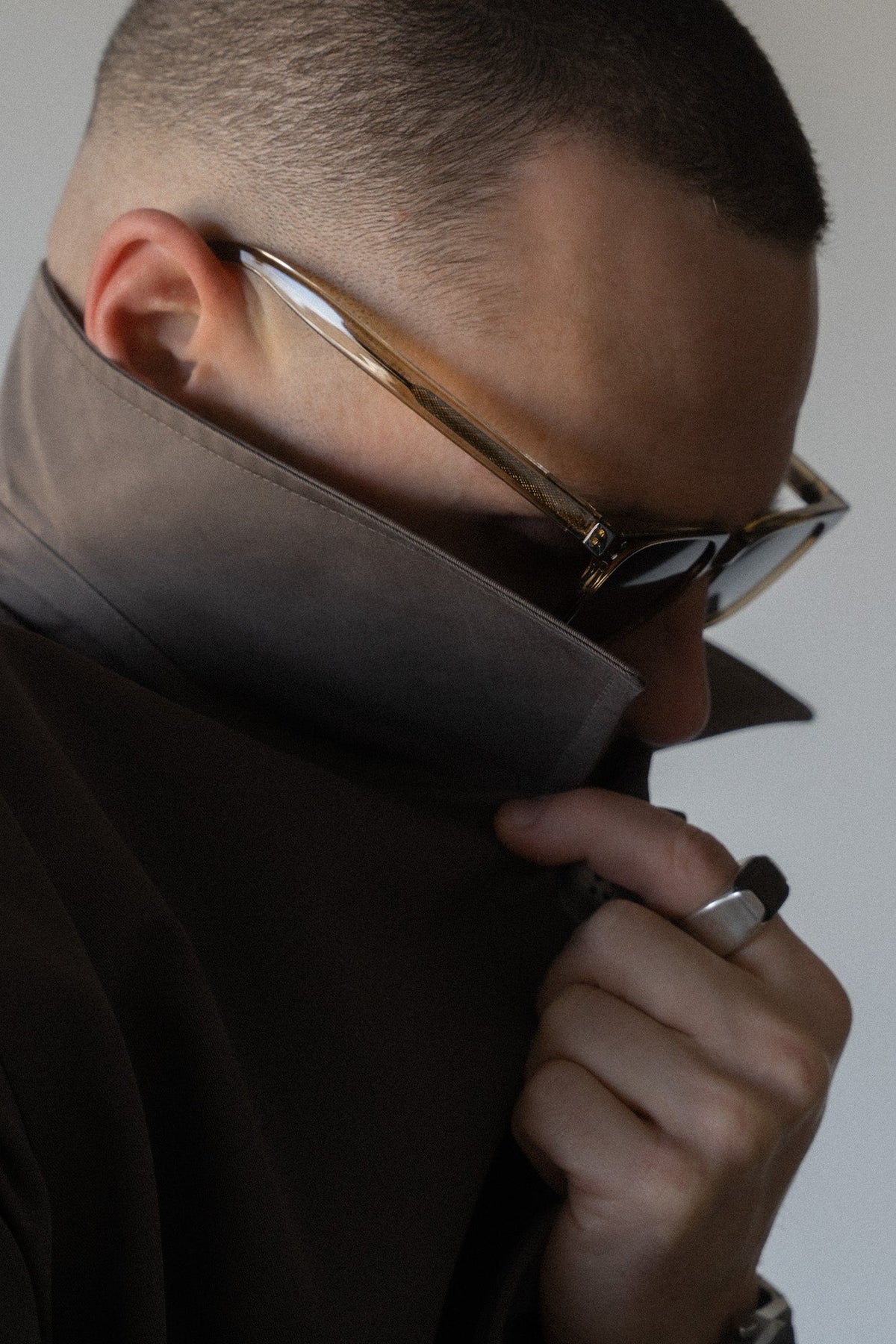 Boléro Vale — Black Classic Square Sunglasses