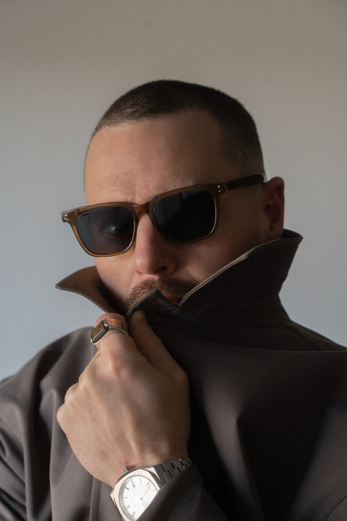 Boléro Vale — Black Classic Square Sunglasses