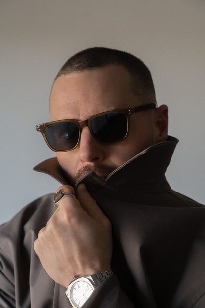 Boléro Vale — Black Classic Square Sunglasses